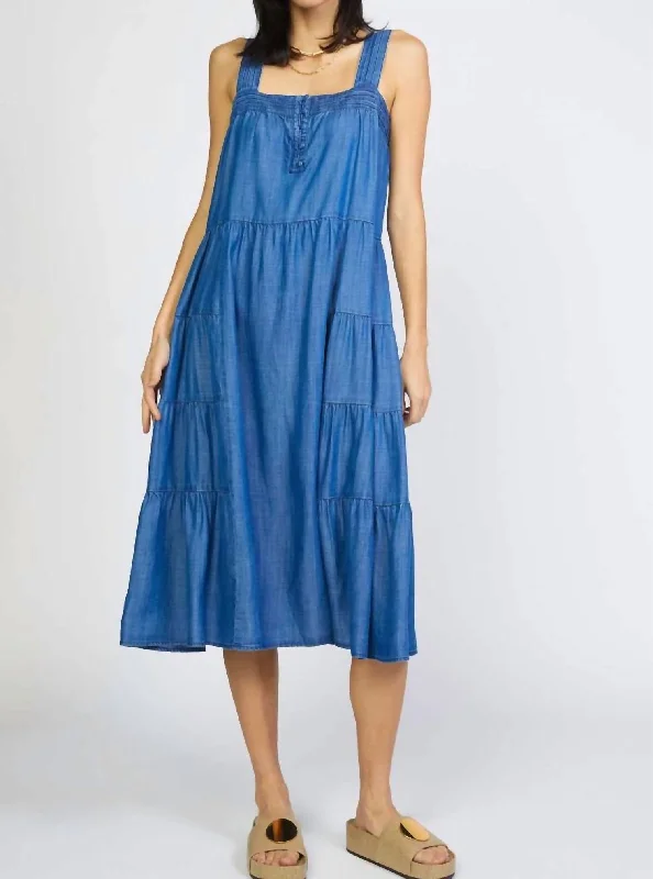 Women's Contemporary Clothing Feminine Allure Traveler Midi Dress In Chambray