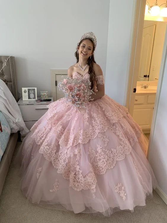 Sustainable Women's Clothes Refined Look Pink Lace Appliques Ball Gown Sweet 16 Dress Quinceanera Dress SH1074